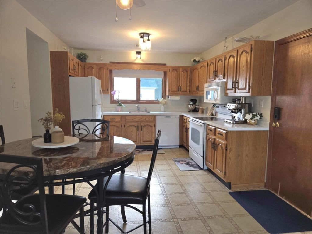 Dining room, Interior, Kitchen