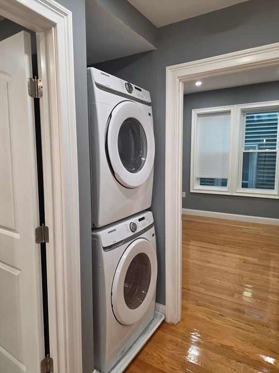 Interior, Recessed Lighting, Utility Closets, Washer, Wood Texture Flooring