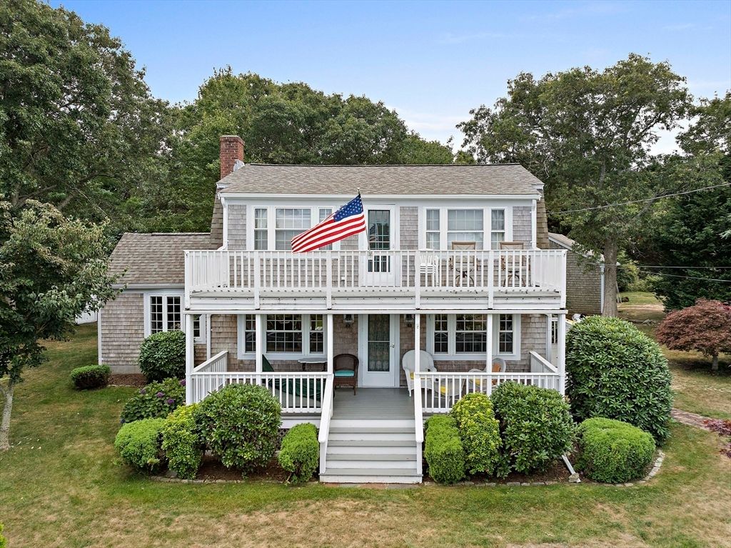 Exterior, Facade, American Foursquare