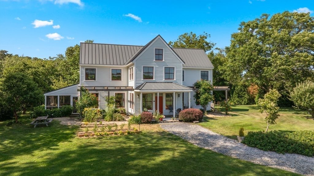 Backyard, Exterior, Facade, Farmhouse