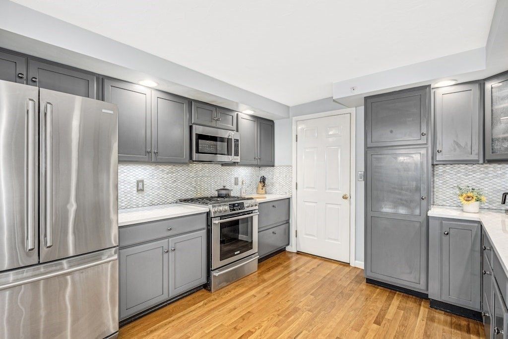 Interior, Kitchen, Stainless Steel Appliances, Wood Texture Flooring