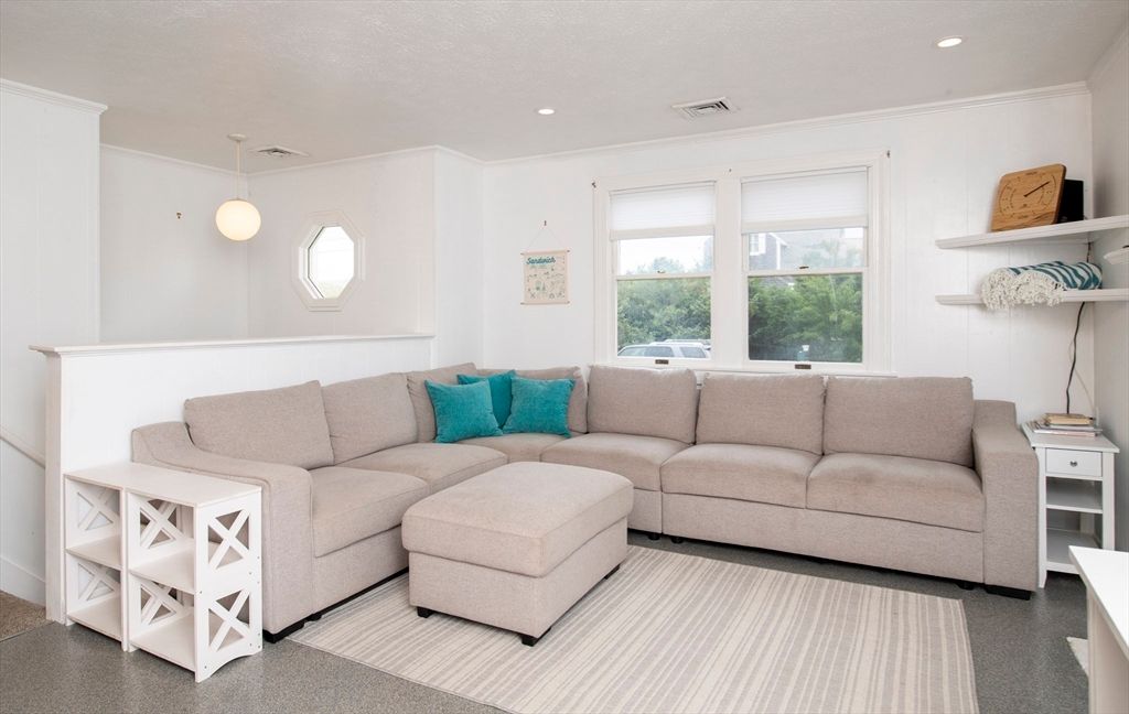 Interior, Living room, Pendant Lights, Recessed Lighting