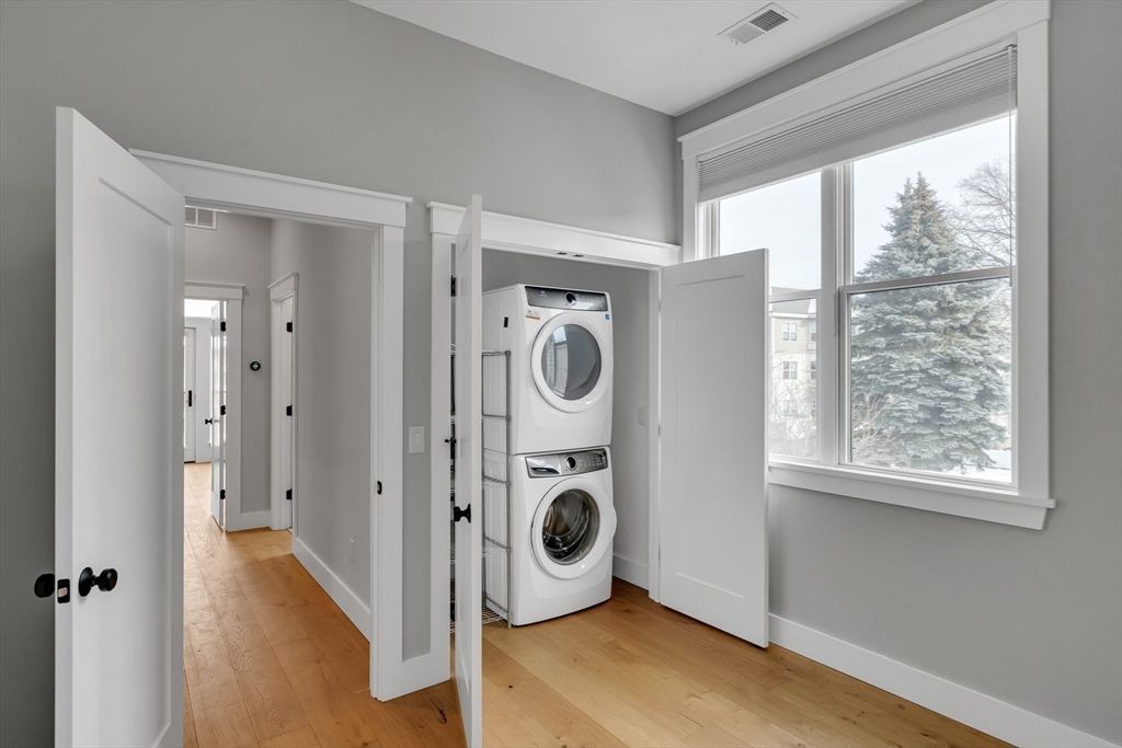 Interior, Utility Closets, Washer, Wood Texture Flooring