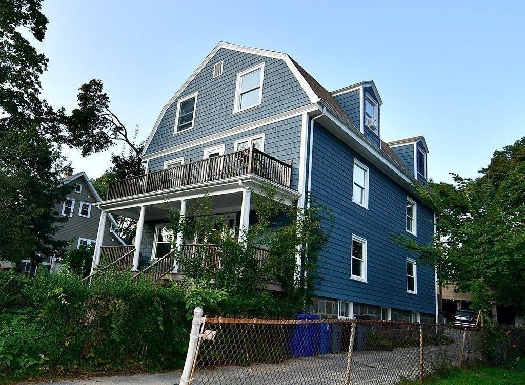 Exterior, Facade, Queen Anne Victorian