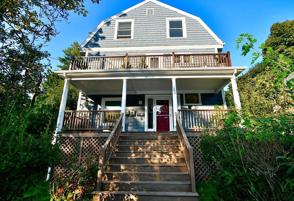 Exterior, Facade, Queen Anne Victorian
