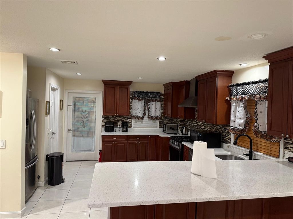 Interior, Kitchen, Recessed Lighting, Washer
