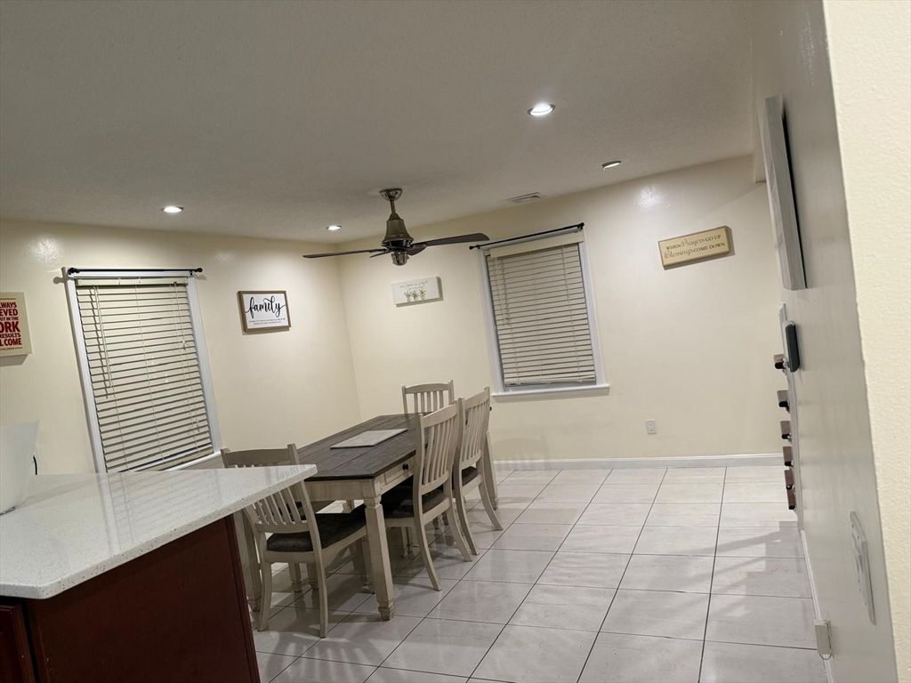 Dining room, Interior, Recessed Lighting