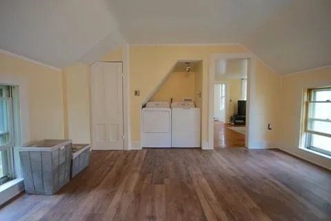 Interior, Washer, Wood Texture Flooring