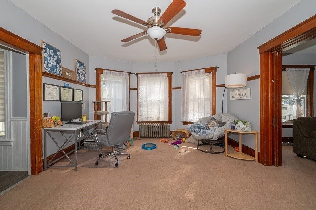 Home Office, Interior