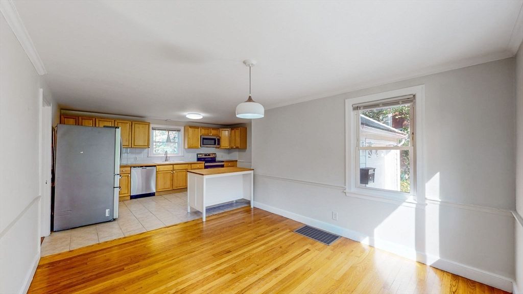 Interior, Kitchen, Pendant Lights, Wood Texture Flooring