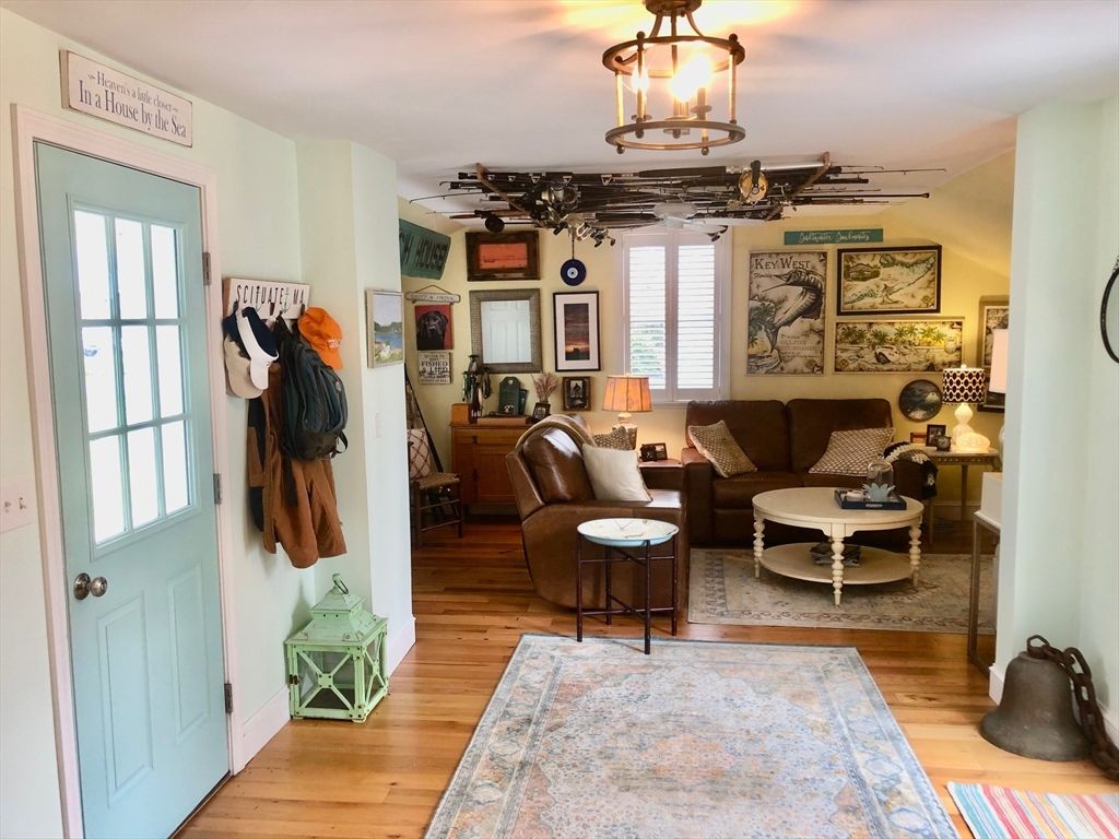 Chandelier, Interior, Living room, Pendant Lights, Wood Texture Flooring
