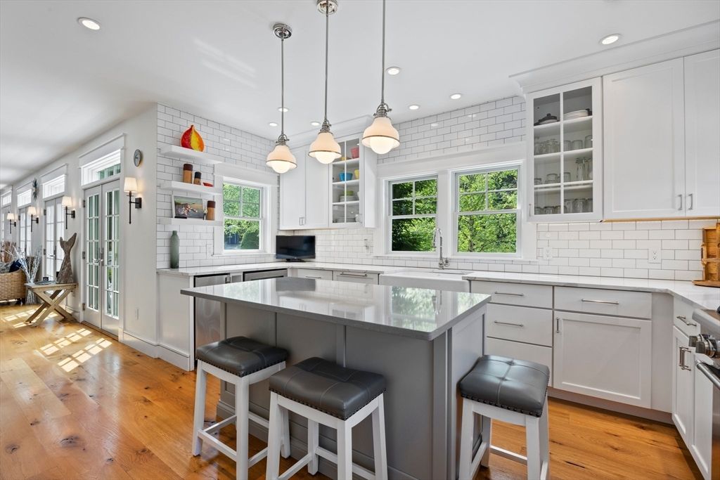 Interior, Kitchen, Pendant Lights, Recessed Lighting, Wood Texture Flooring