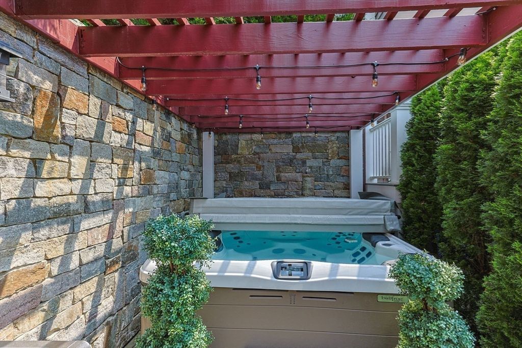 Exterior, Hot Tub