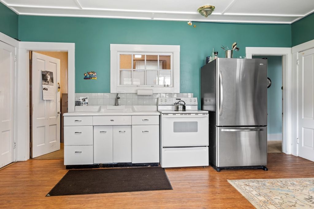 Interior, Kitchen, Wood Texture Flooring