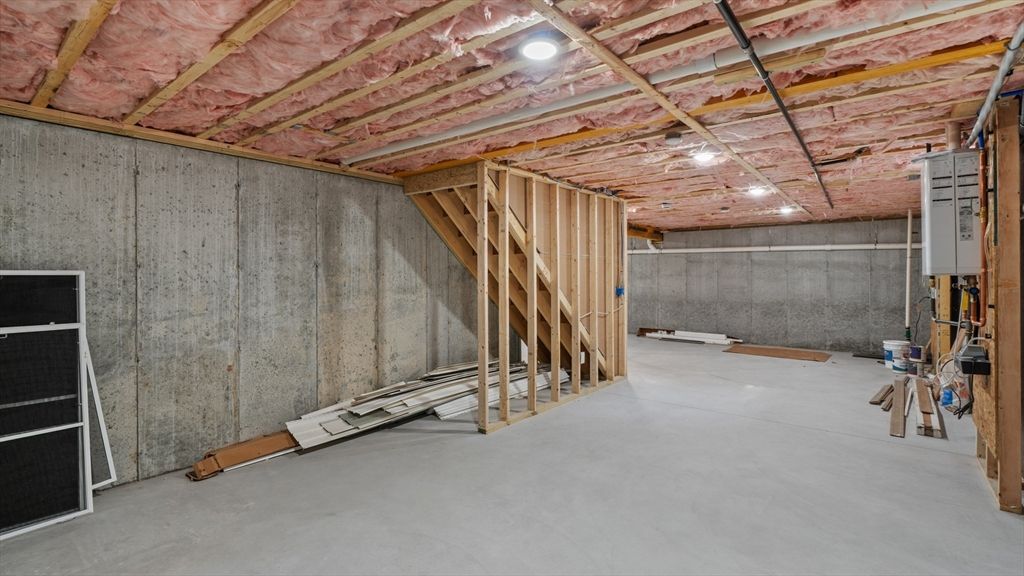 Empty room, Interior, Wooden Beams