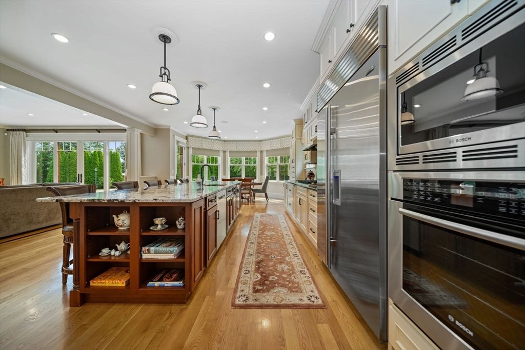 Dining room, Interior, Kitchen, Pendant Lights, Recessed Lighting, Stainless Steel Appliances, Wood Texture Flooring