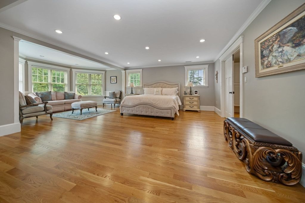 Bedroom, Interior, Living room, Recessed Lighting, Wood Texture Flooring