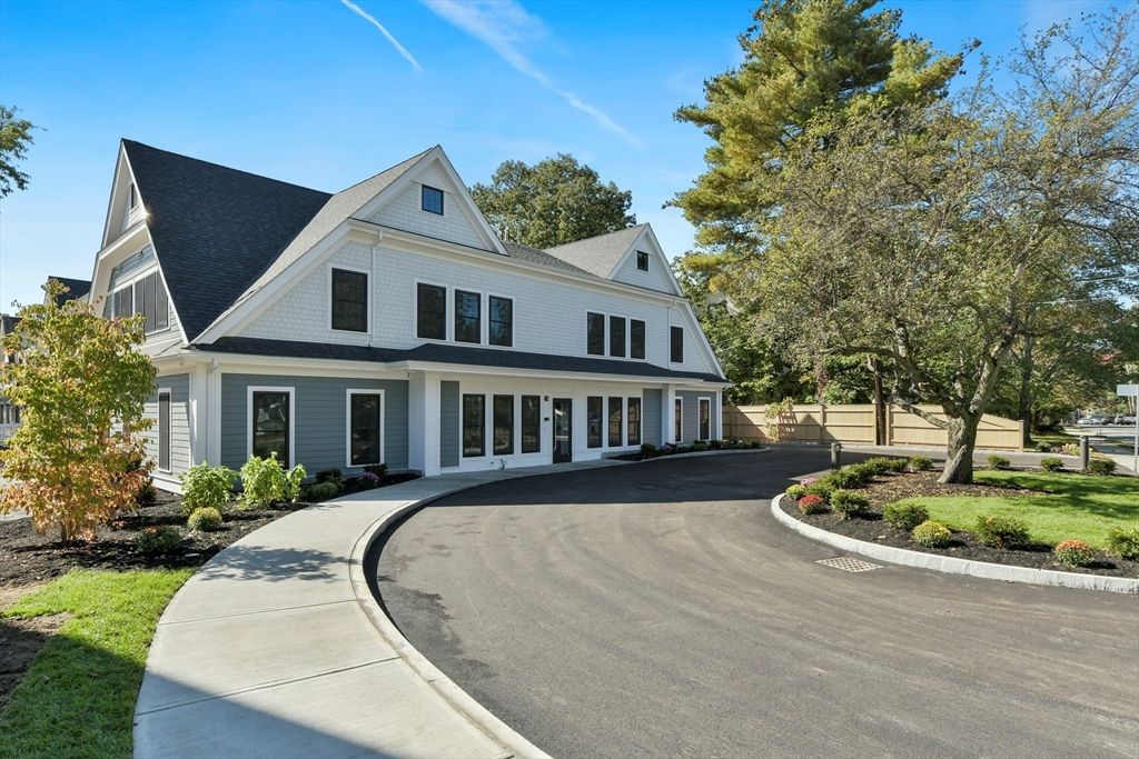 Exterior, Facade, Farmhouse