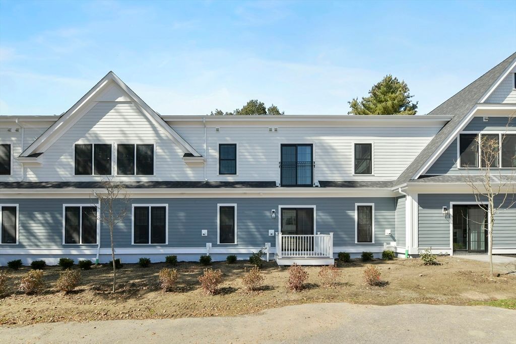 Exterior, Facade, Farmhouse