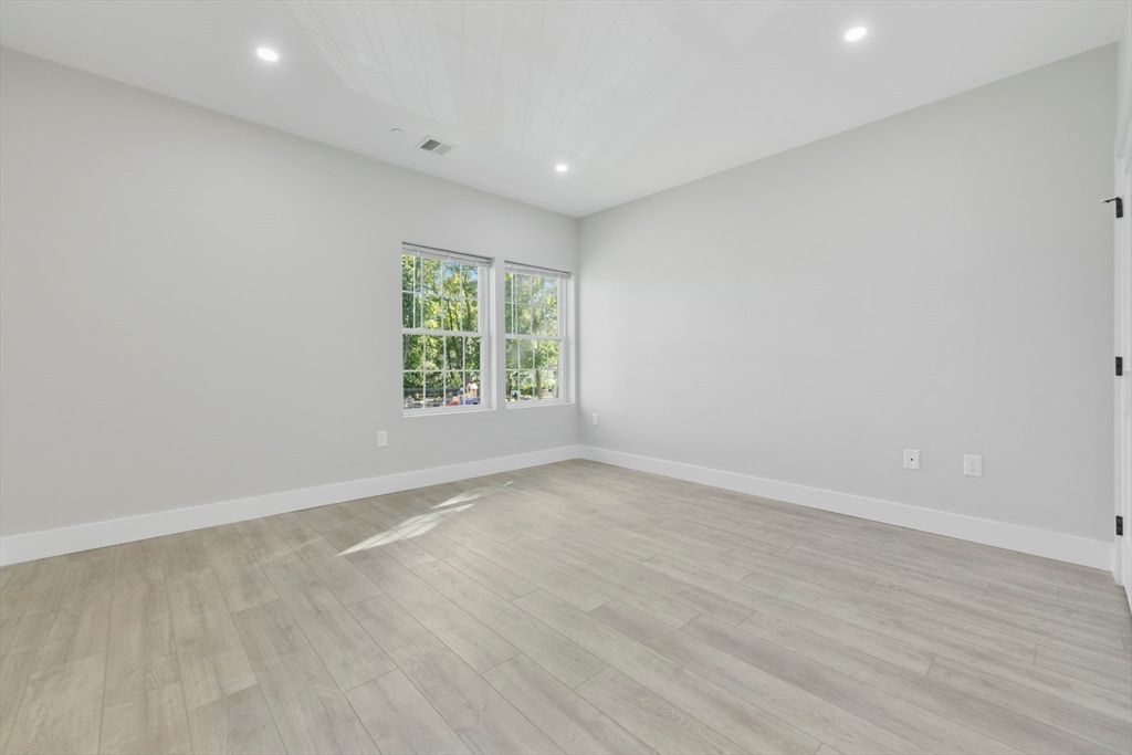 Empty room, Interior, Recessed Lighting, Wood Texture Flooring