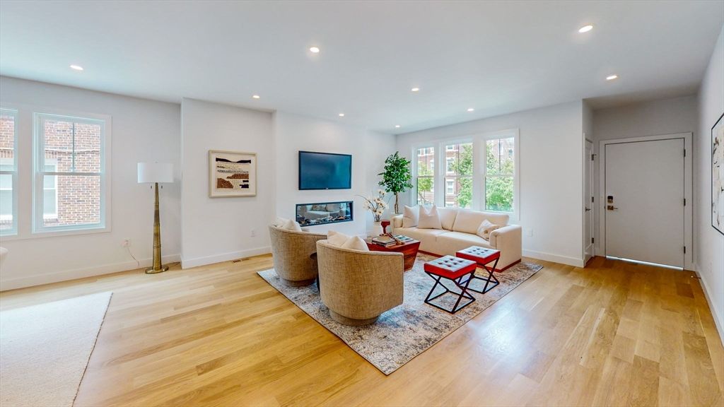 Interior, Living room, Recessed Lighting, Wood Texture Flooring
