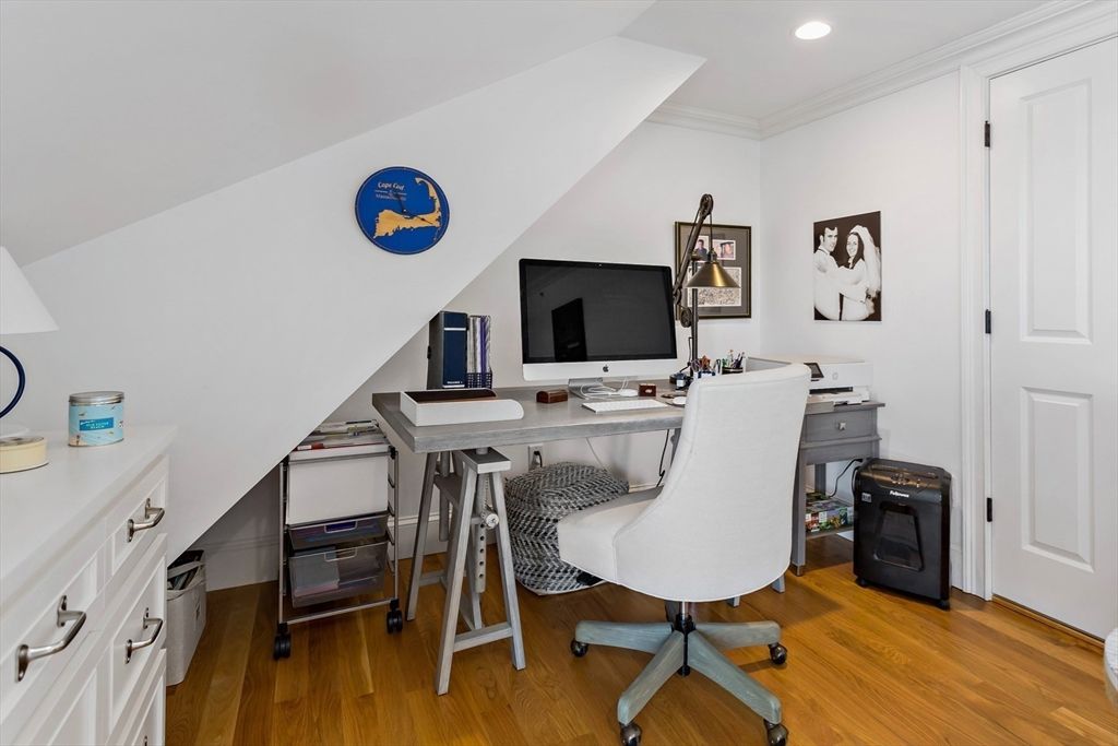 Home Office, Interior, Recessed Lighting, Wood Texture Flooring
