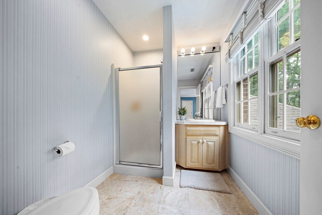 Bathroom, Interior, Recessed Lighting