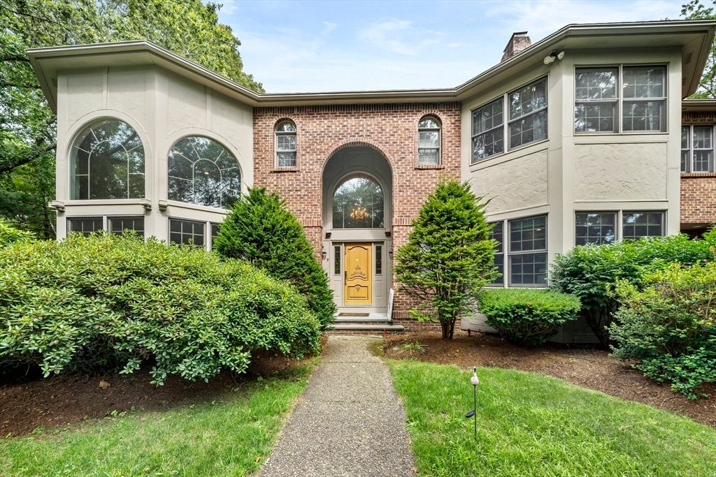 Exterior, Facade, Brick Facade, Mediterranean