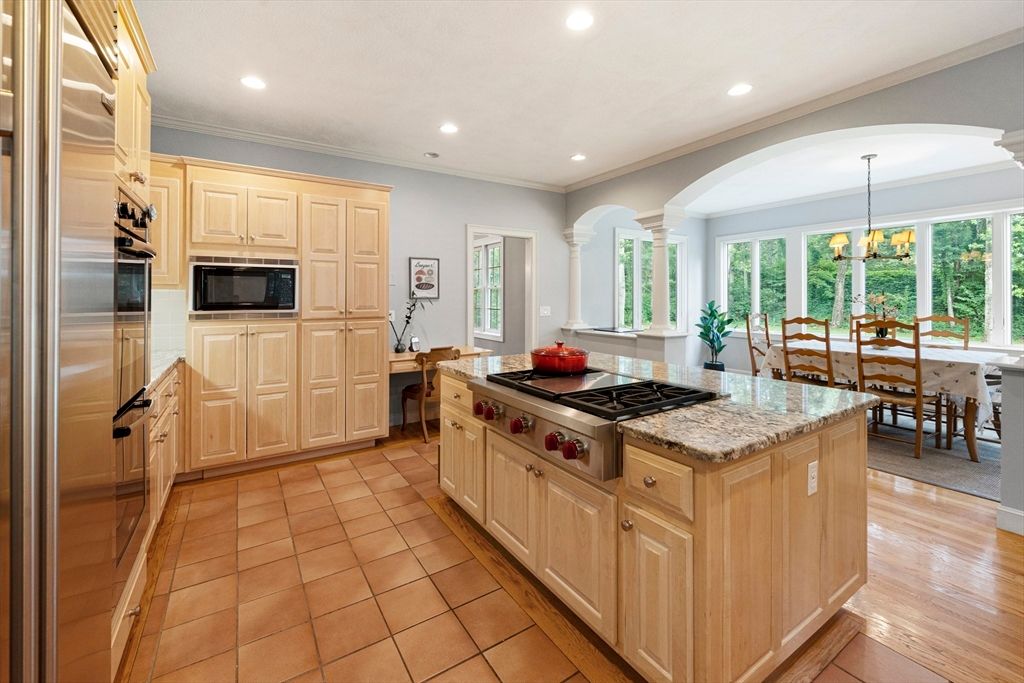 Chandelier, Dining room, Interior, Kitchen, Recessed Lighting, Stainless Steel Appliances, Wood Texture Flooring