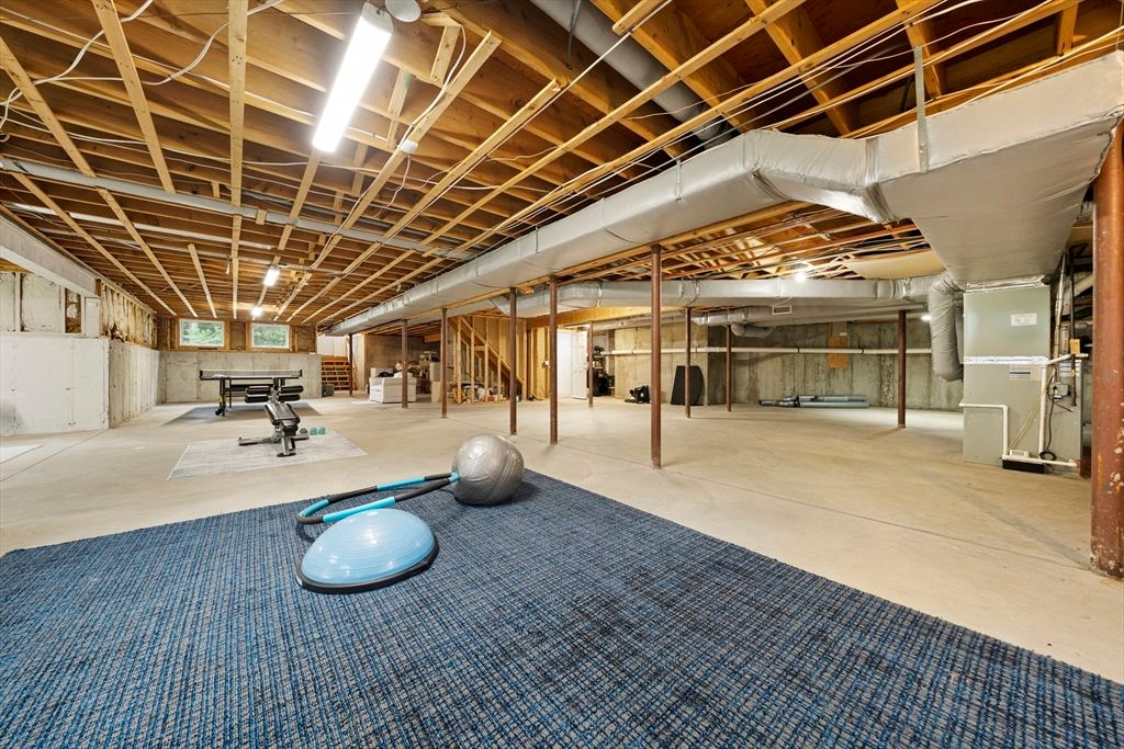 Fitness Equipment, Interior, Wooden Beams
