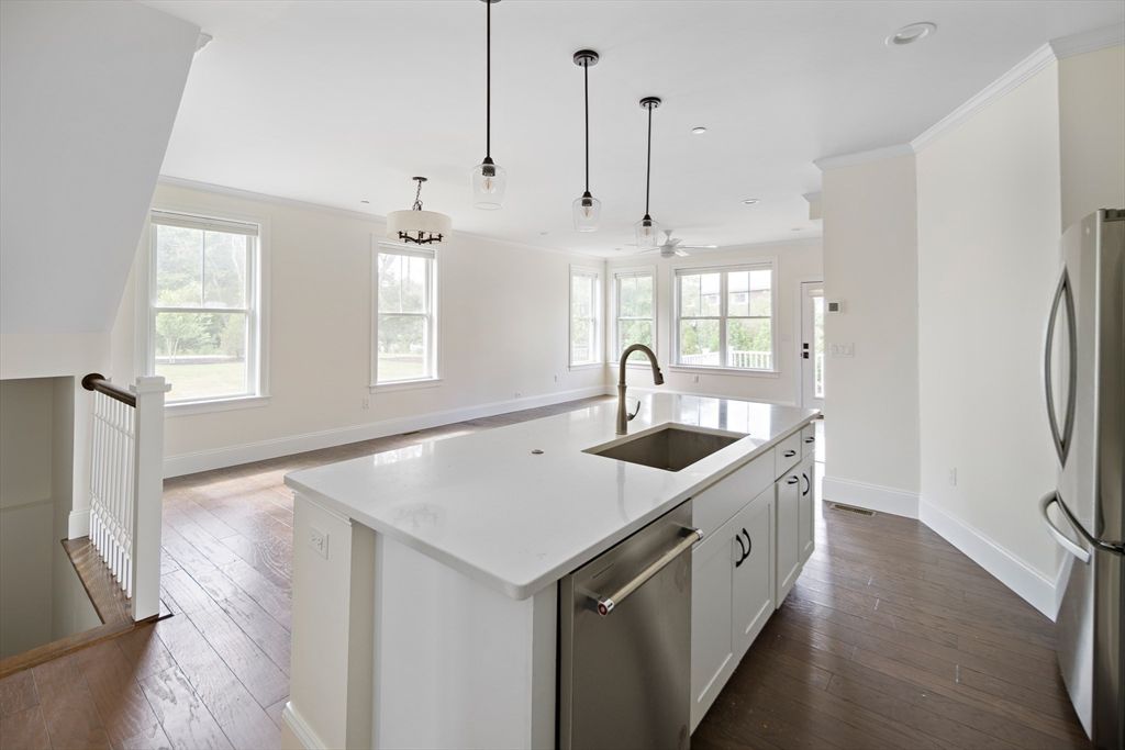 Interior, Kitchen, Pendant Lights, Recessed Lighting, Wood Texture Flooring