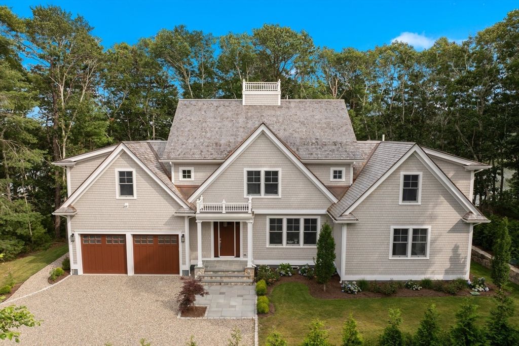 Attached, Exterior, Facade, Farmhouse