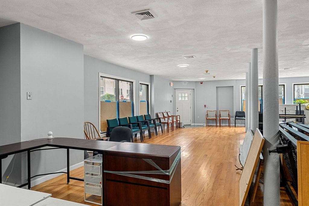 Dining room, Interior, Recessed Lighting, Wood Texture Flooring