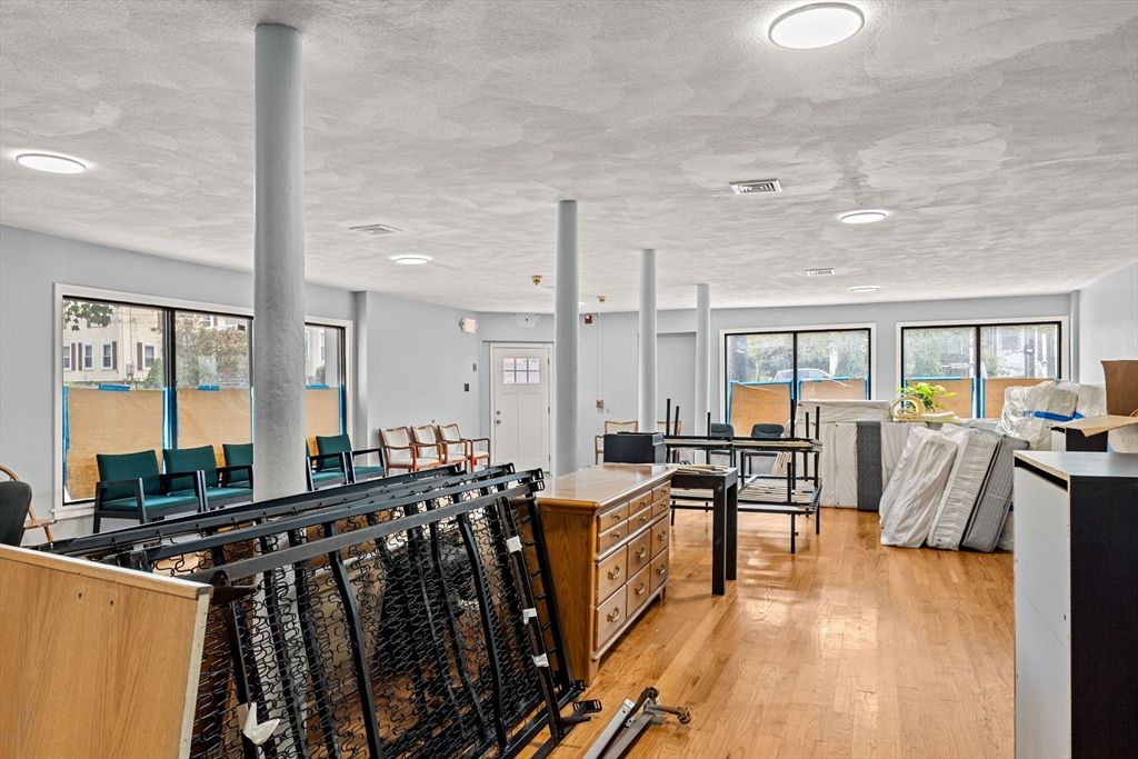 Dining room, Interior, Recessed Lighting, Wood Texture Flooring