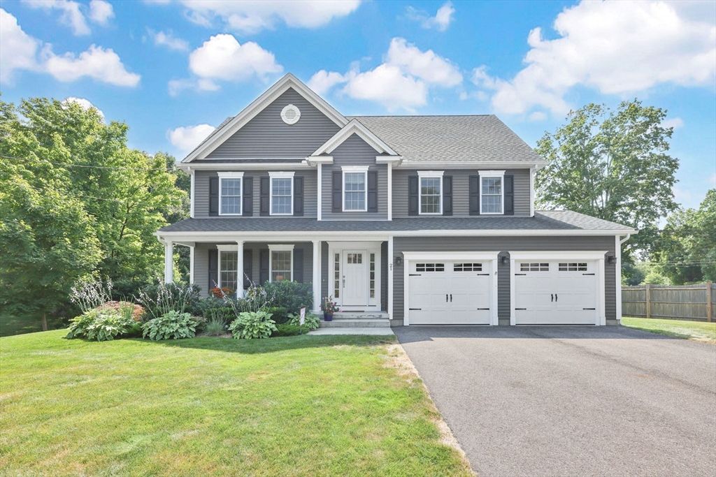 Attached, Exterior, Facade, Farmhouse