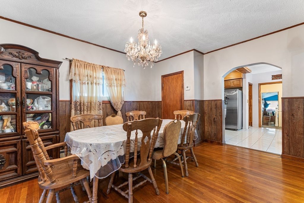 Chandelier, Dining room, Interior, Kitchen, Wood Texture Flooring