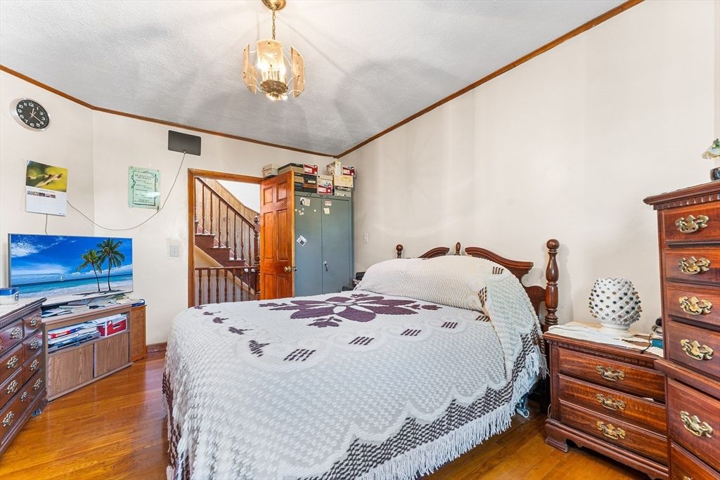 Bedroom, Interior, Pendant Lights, Wood Texture Flooring