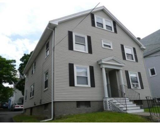 Exterior, Facade, Rowhouse
