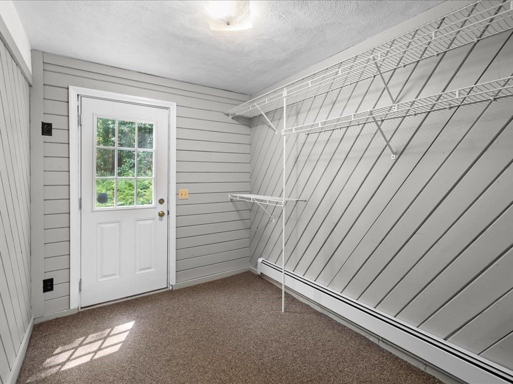 Empty room, Interior, Walk-in Closets