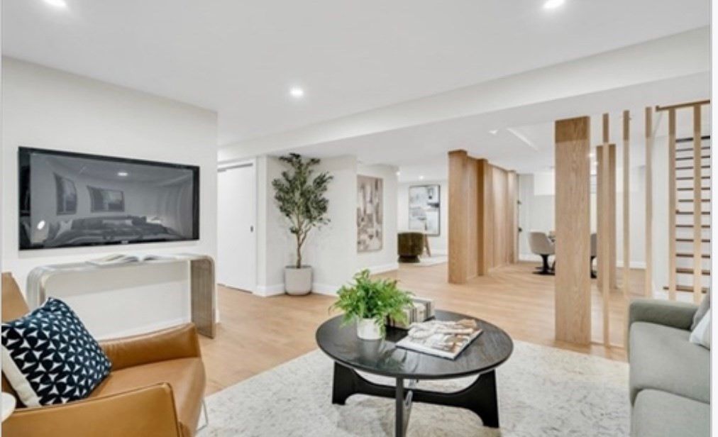 Interior, Living room, Piano, Recessed Lighting, Wood Texture Flooring