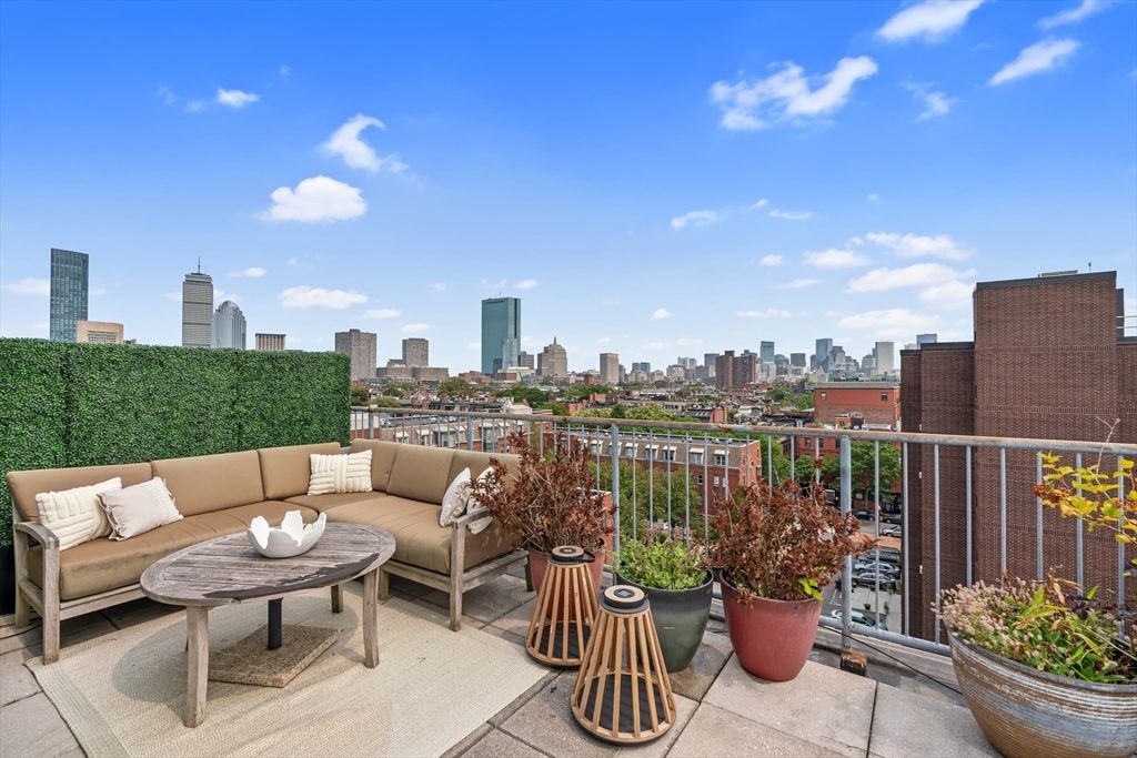 Exterior, Other, Skyline