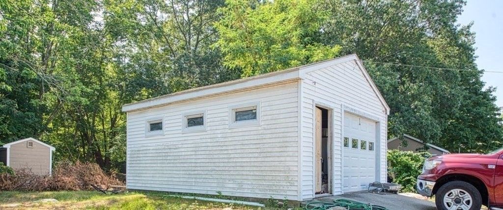 Detached Garage, Exterior