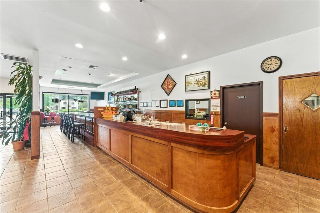 Dining room, Interior, Recessed Lighting