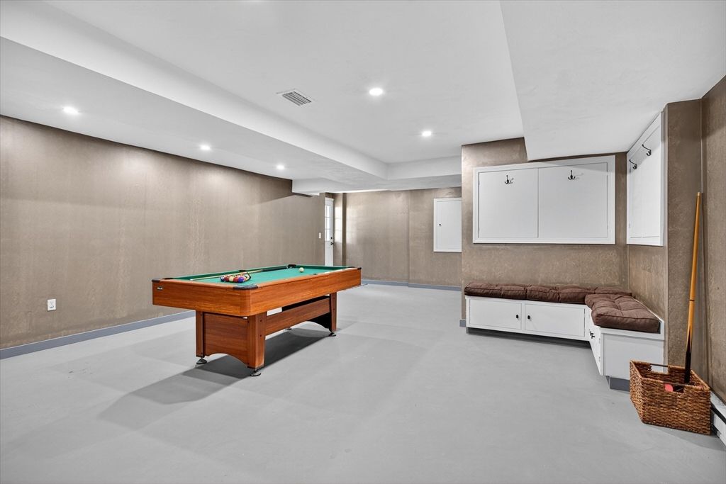 Billiard Table, Game Room, Interior, Recessed Lighting
