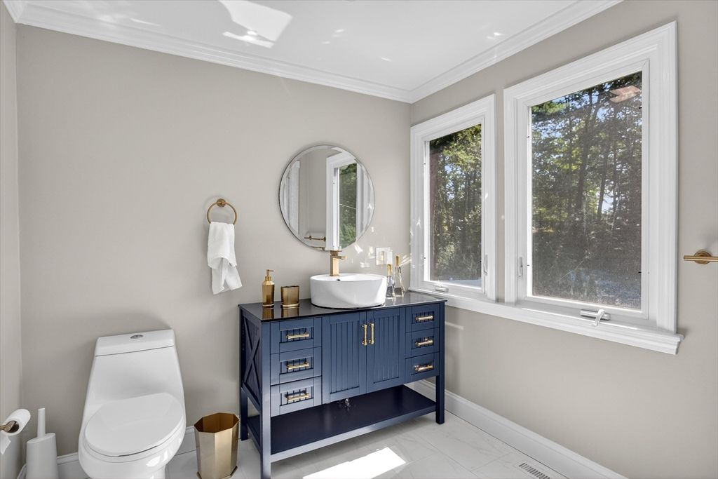Bathroom, Interior, Marble, Recessed Lighting