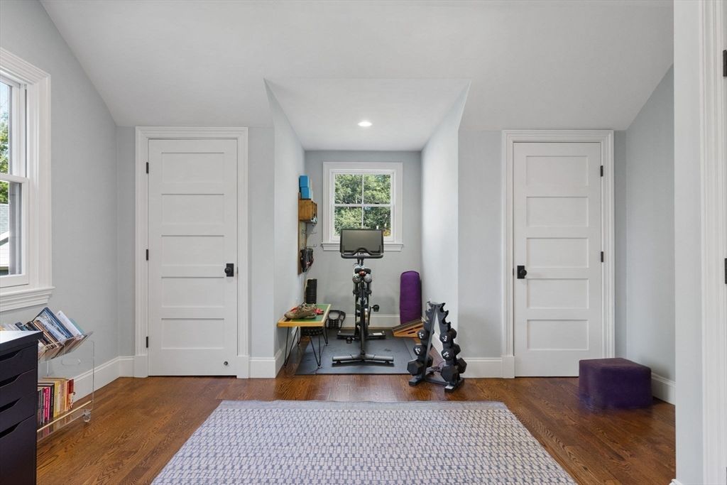 Fitness Equipment, Interior, Recessed Lighting, Wood Texture Flooring