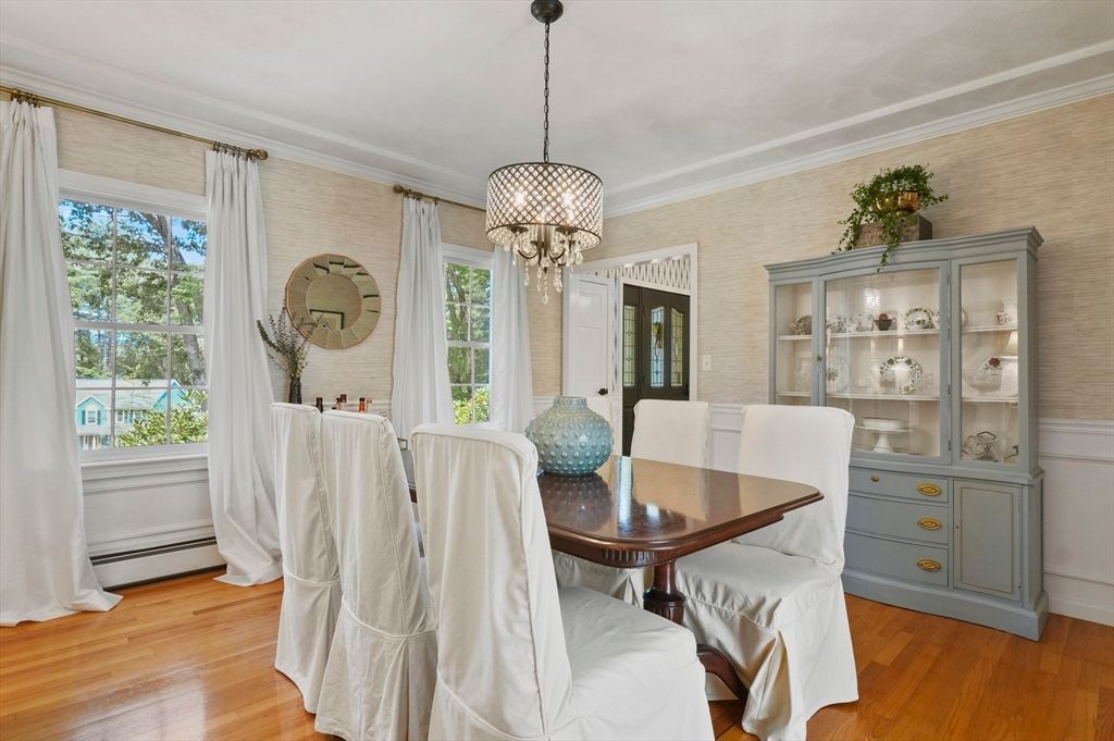 Chandelier, Dining room, Interior, Pendant Lights, Wood Texture Flooring