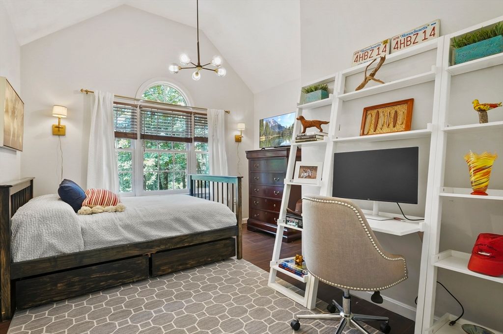 Bedroom, Home Office, Interior, Pendant Lights, Wood Texture Flooring