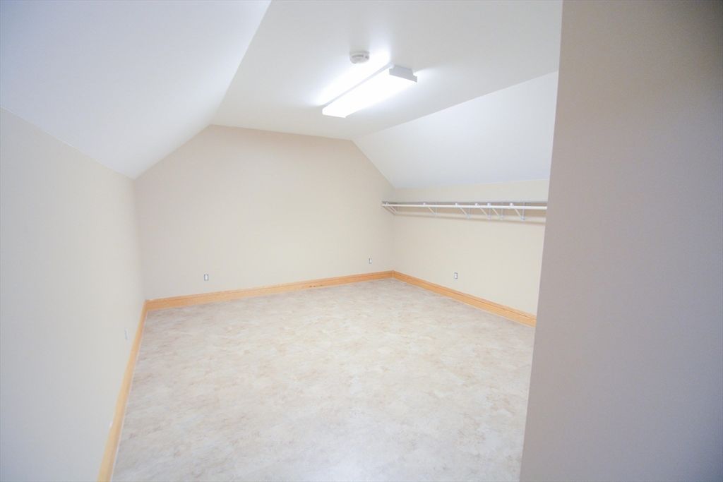 Empty room, Interior, Walk-in Closets