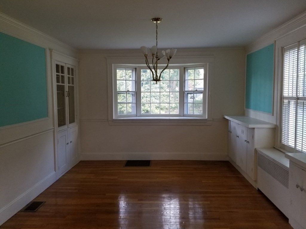 Chandelier, Empty room, Interior, Wood Texture Flooring